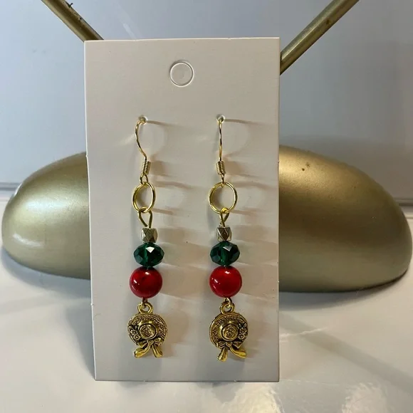 Merry Christmas 🎄 Golden Wreath Earring’s - Picture 3 of 4